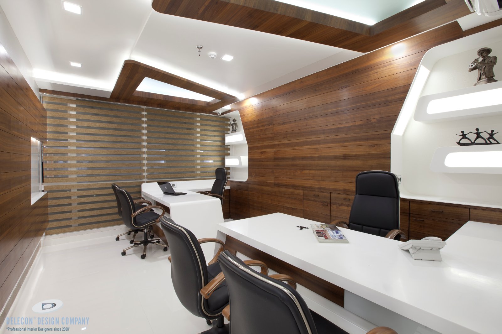 Twin workstation with soft task lighting